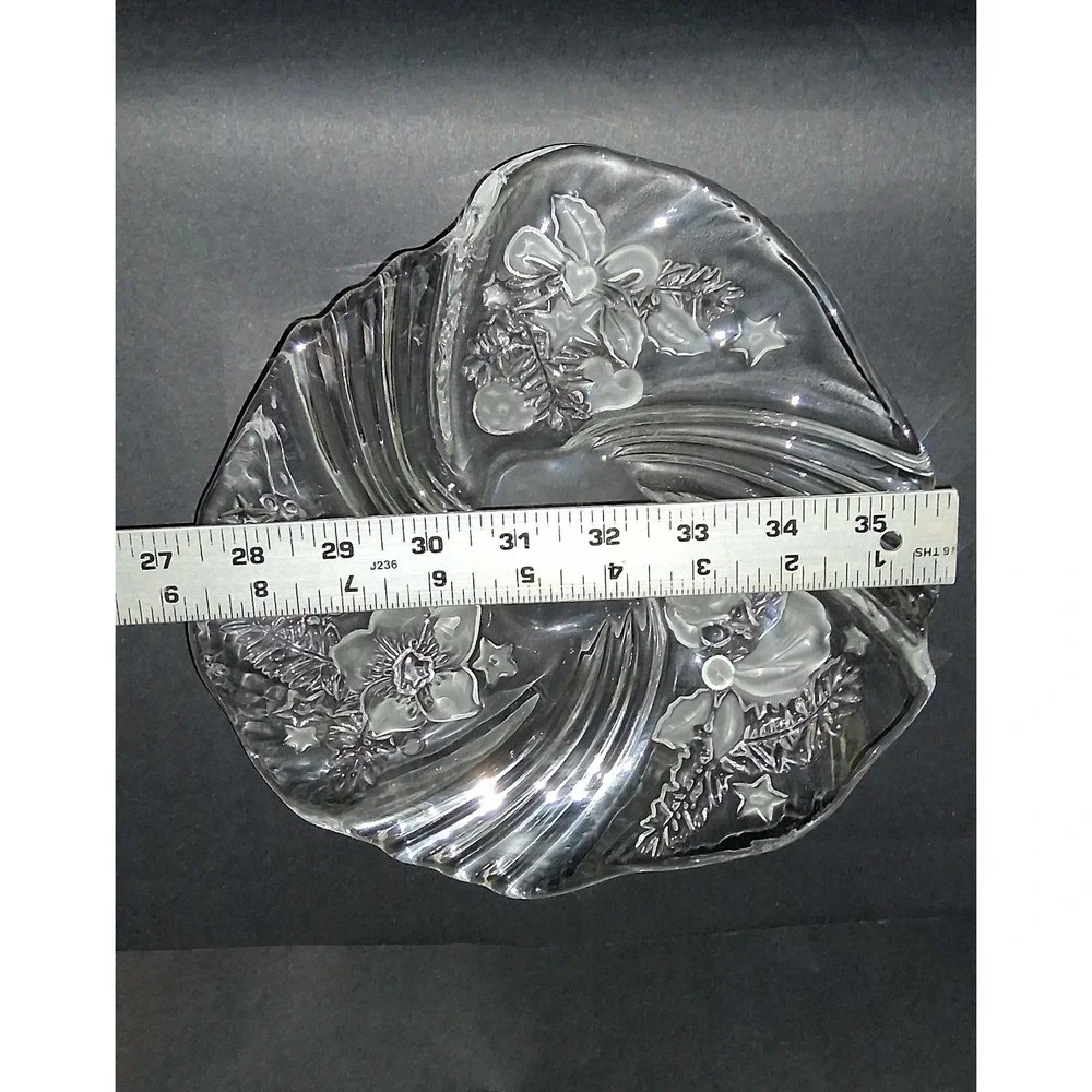 Vintage Mikasa Christmas  Bowl‎ Clear Lead Crystal, Frosted Leaves & Santa
